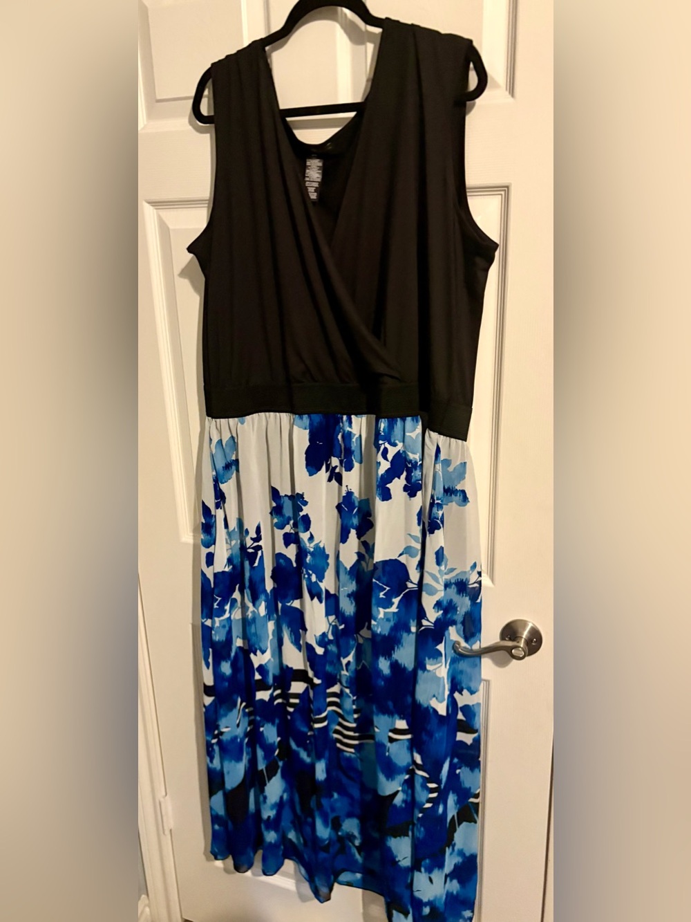 248- Sleeveless Black & Blue Floral Midi Dress